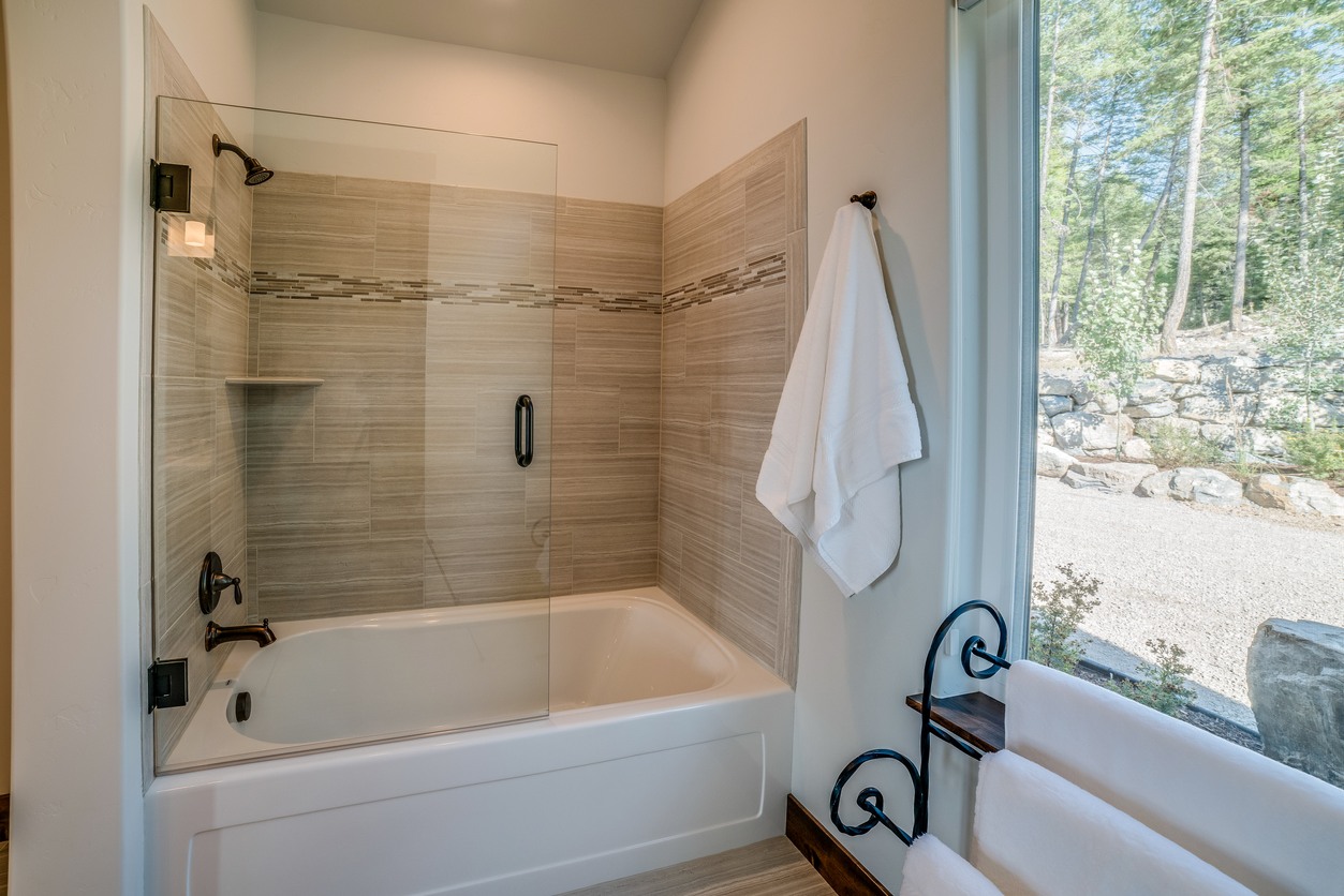Shower & Tub Installation in Monetta